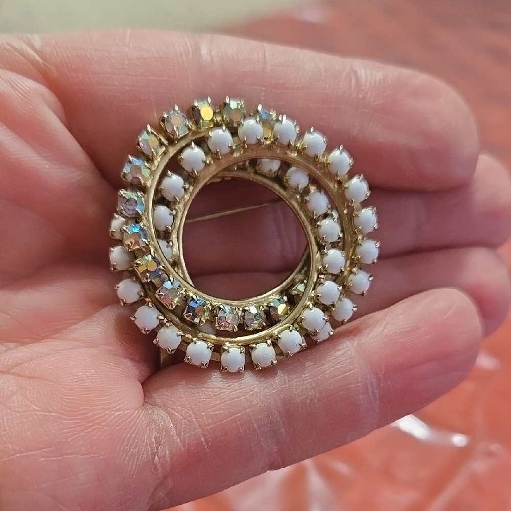 Vintage 1960's Milkglass Aurora Borealis Circle 3D Double Hoop Brooch